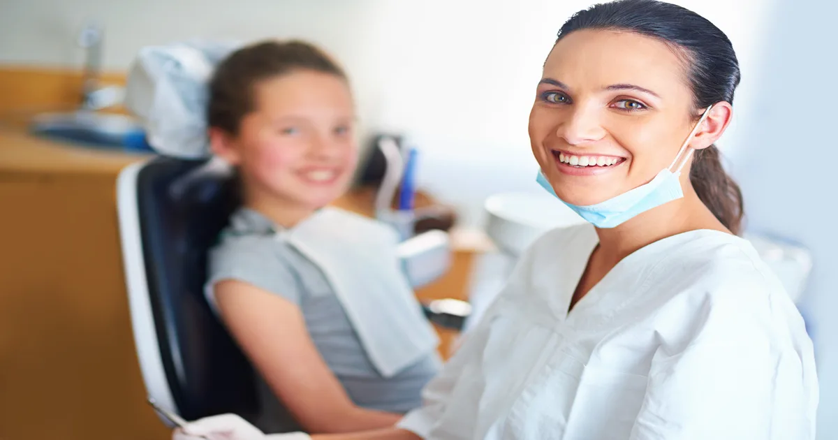 Dentista em consultório odontológico em São José dos Campos — PleniHub Contabilidade para Dentistas